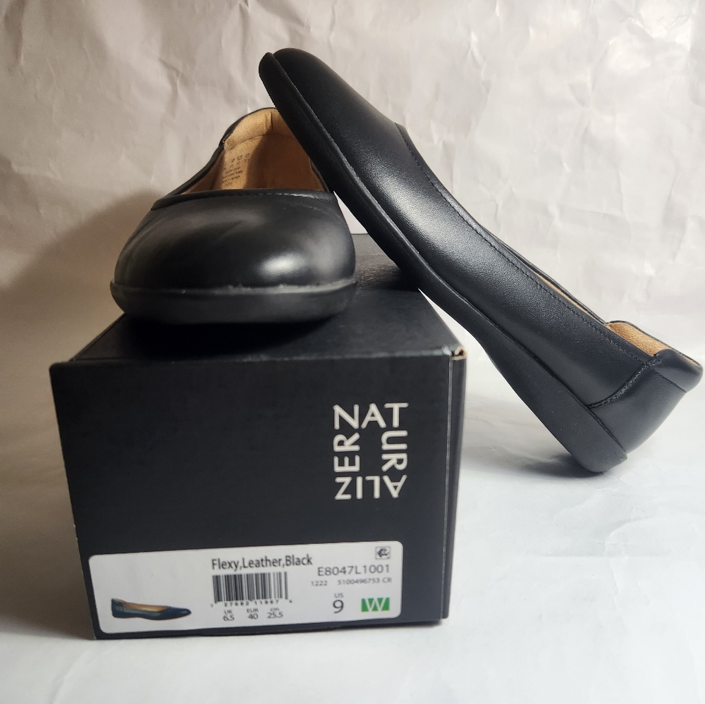 Flexy Leather Black Naturalizer flats